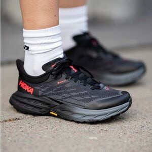 EUC Hoka One One Women’s Gore-Tex Speedgoat 5 GTX Trail Running Athletic Shoes